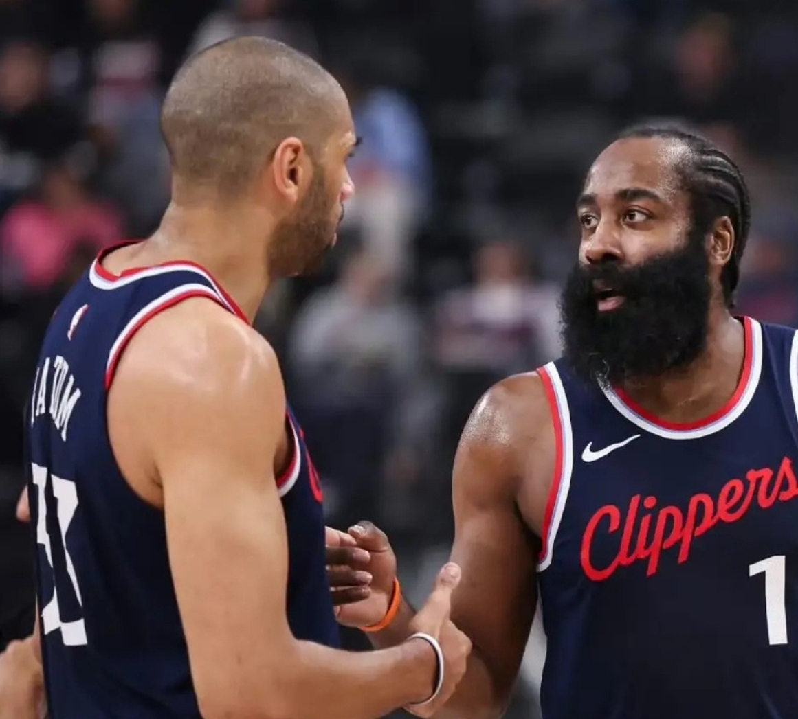 亚博体育-包含巴特勒新星关键助攻表现惊艳，快船未来可期！的词条